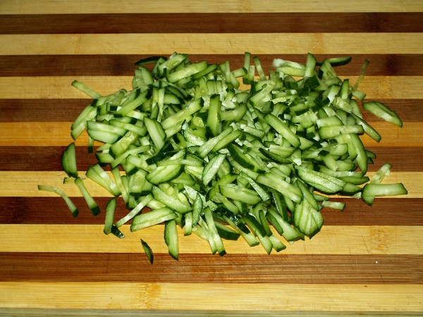 Ensalada de estómagos de pollo