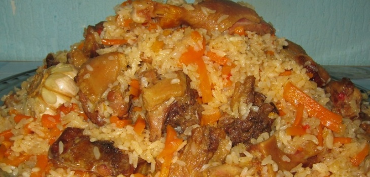 pilaf en un plato