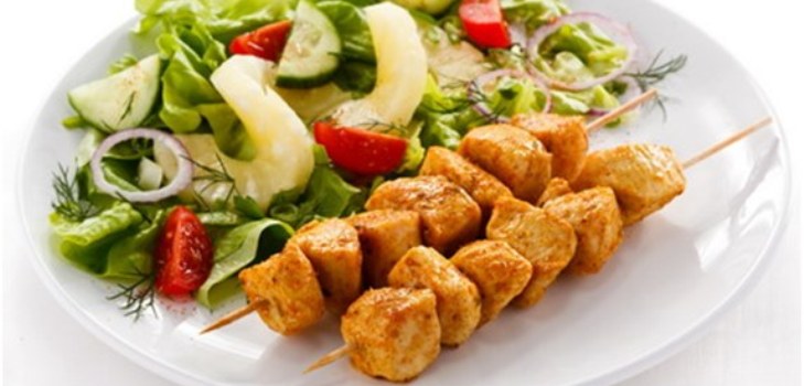 shish kebab con verduras