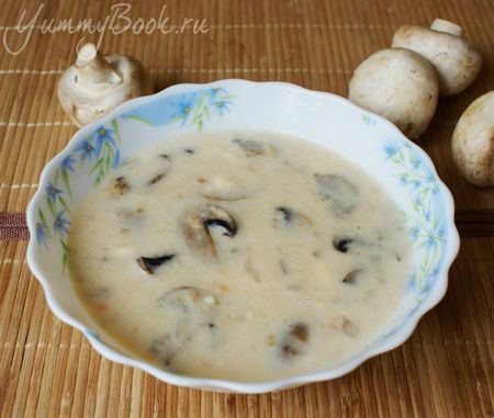 La sopa de champiñones es un excelente plato para una mesa informal