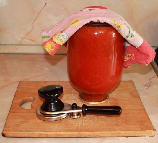 Jugo de tomate para el invierno