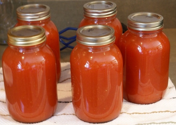 Jugo de tomate para el invierno