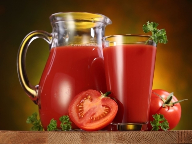 Jugo de tomate para el invierno
