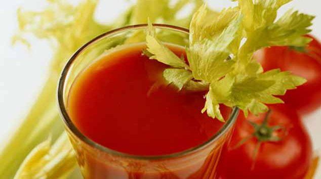 Jugo de tomate para el invierno