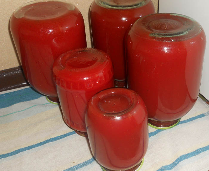 Jugo de tomate para el invierno