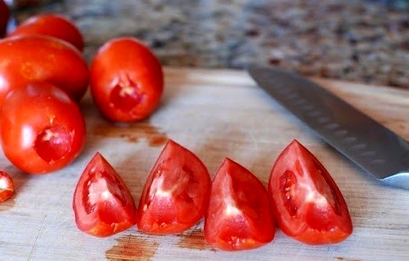 Jugo de tomate para el invierno