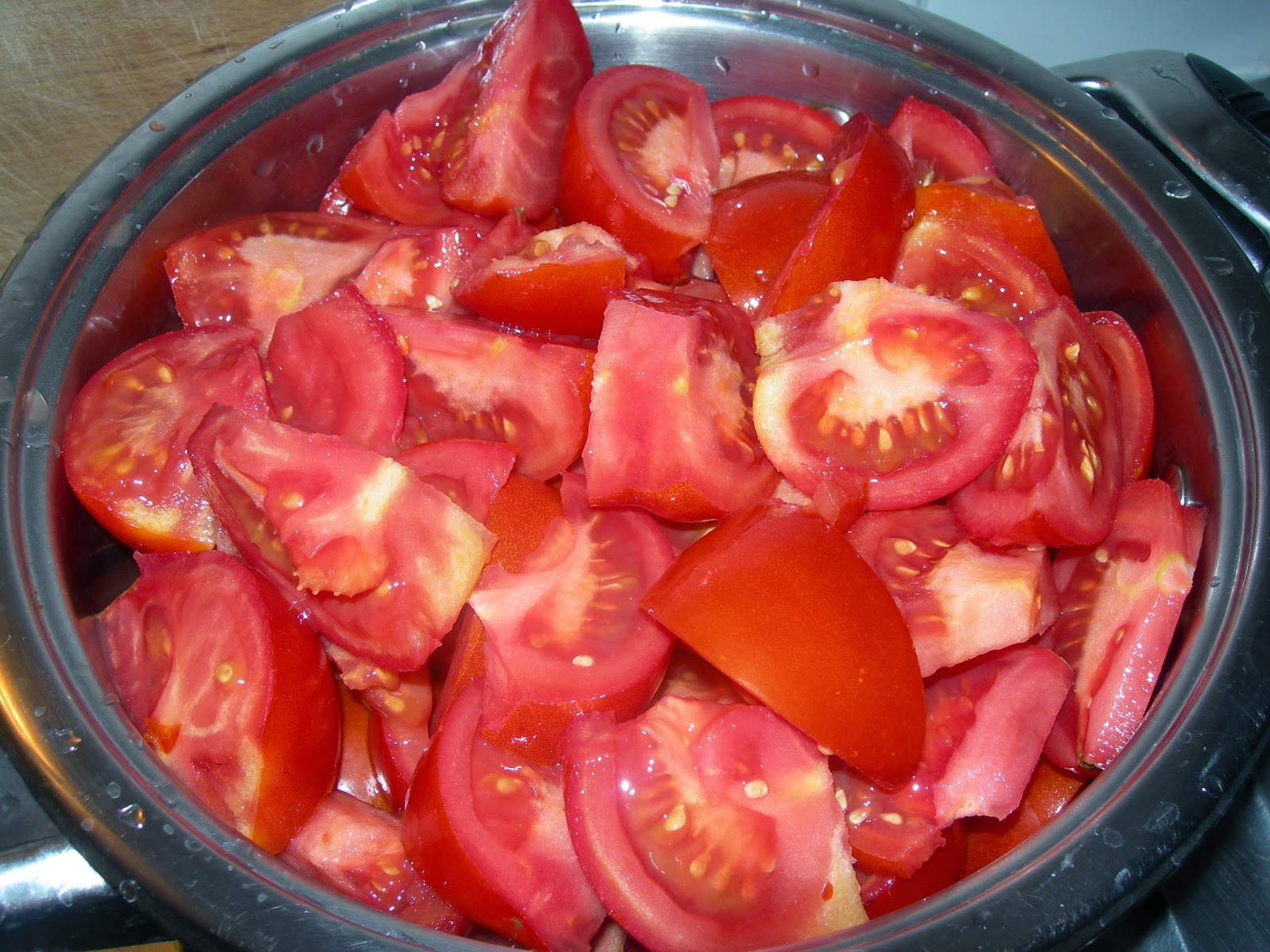 Jugo de tomate para el invierno