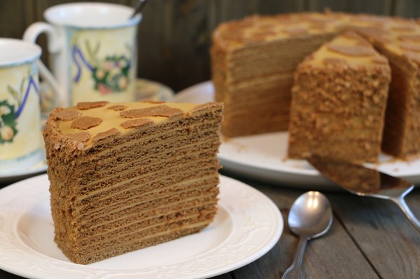 Pastel en una sartén: preparamos bizcochos blandos según las mejores recetas