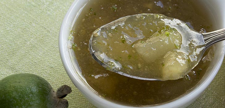 Jam de feijoa sin cocinar, una receta para mermelada en vivo con una foto