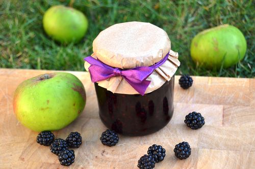 Atasco de manzanas y moras