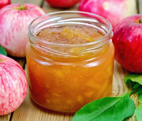 Atasco de manzanas y nueces en un multivark