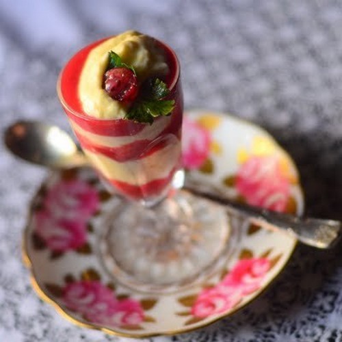 Postres vegetarianos en la mesa festiva