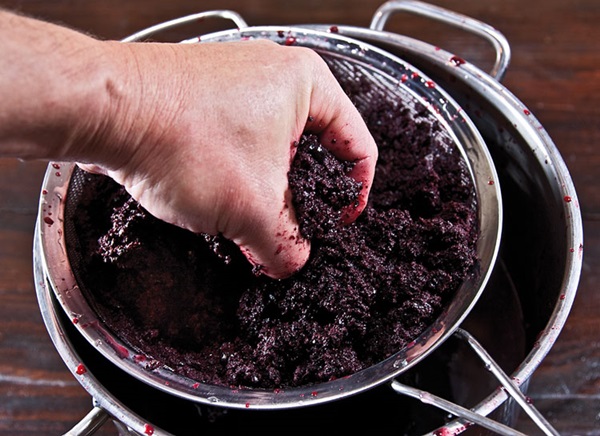 Vino casero de chokeberry