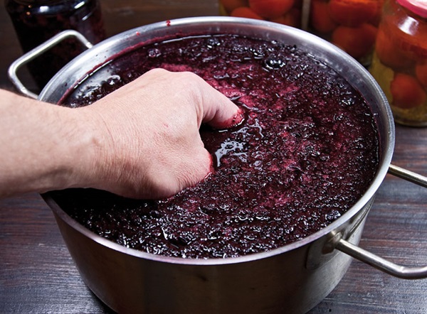 Vino casero de chokeberry