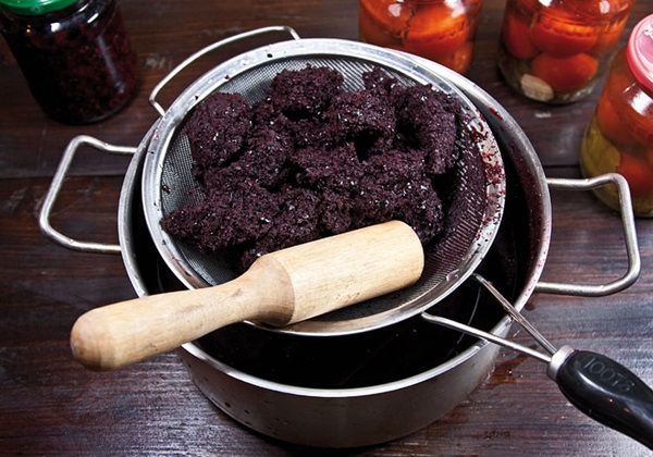 Vino casero de chokeberry