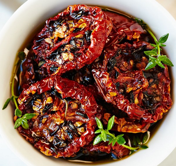 Tomates secados al sol, recetas en casa. Cómo hacer tomates secados al sol en un secador de verduras, horno, para el invierno Tomates secados al sol, recetas en casa. Cómo hacer tomates secados al sol en un secador de verduras, horno, para el invierno