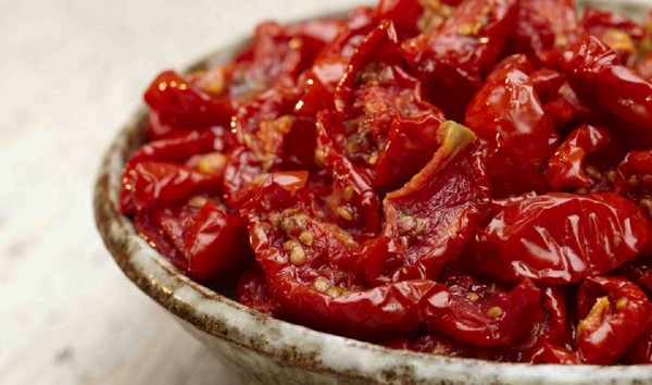 Tomates secados al sol, recetas en casa. Cómo hacer tomates secados al sol en un secador de verduras, horno, para el invierno Tomates secados al sol, recetas en casa. Cómo hacer tomates secados al sol en un secador de verduras, horno, para el invierno