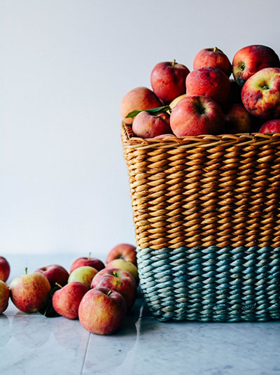 Cómo preparar jugo de manzana para el invierno