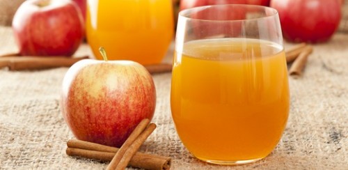 Jugo de manzana para el invierno