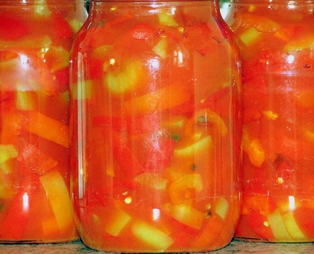 Ensalada de tomates y calabacín