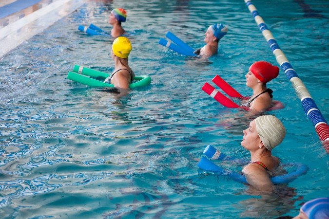 mujeres en el agua