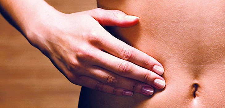 Dolor en el lado derecho a nivel de la cintura