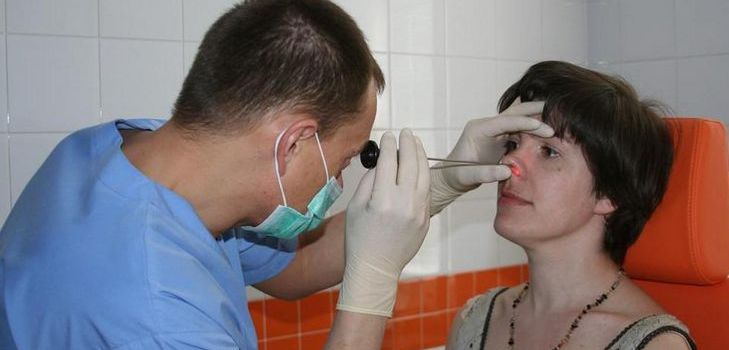 Cómo tratar la sinusitis en el hogar