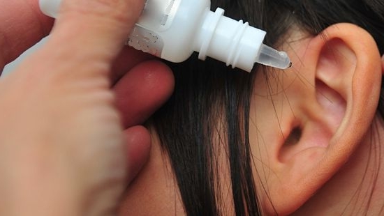 ¿Cómo tratar la otitis en el hogar?