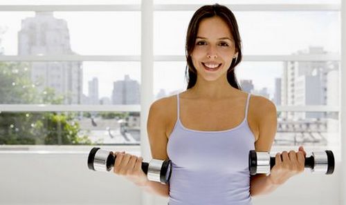 Ejercicios para perder peso del abdomen, los costados, los muslos, las nalgas y las manos