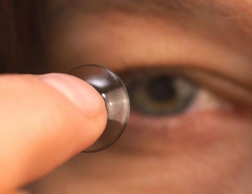 Lentes de contacto: daño y beneficio