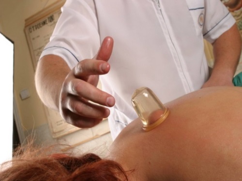Masaje para adultos: tratamiento de la bronquitis