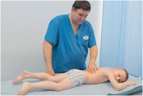 Masaje con escoliosis en niños